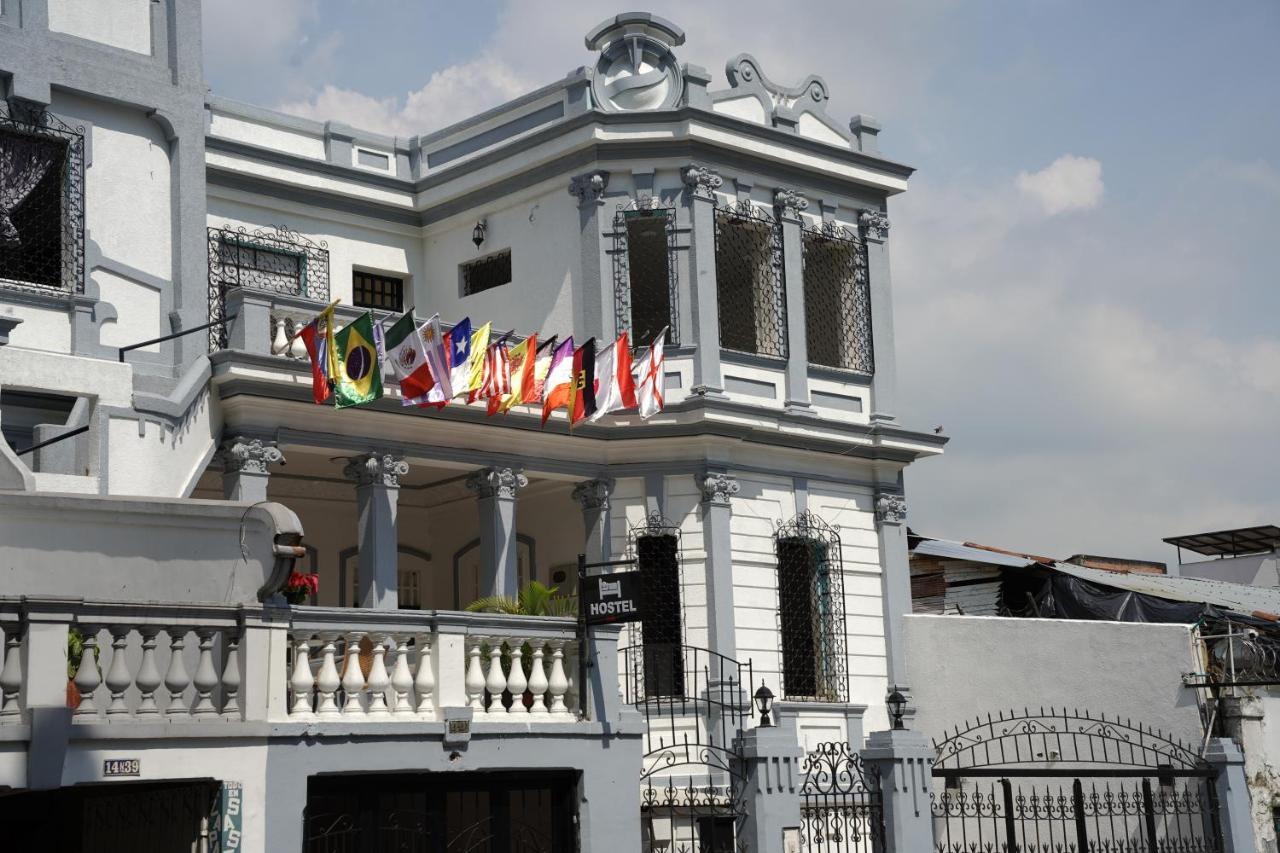 Petronio'S Hostel Кали Екстериор снимка