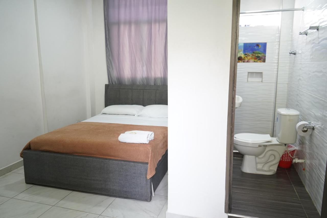 Petronio'S Hostel Кали Екстериор снимка