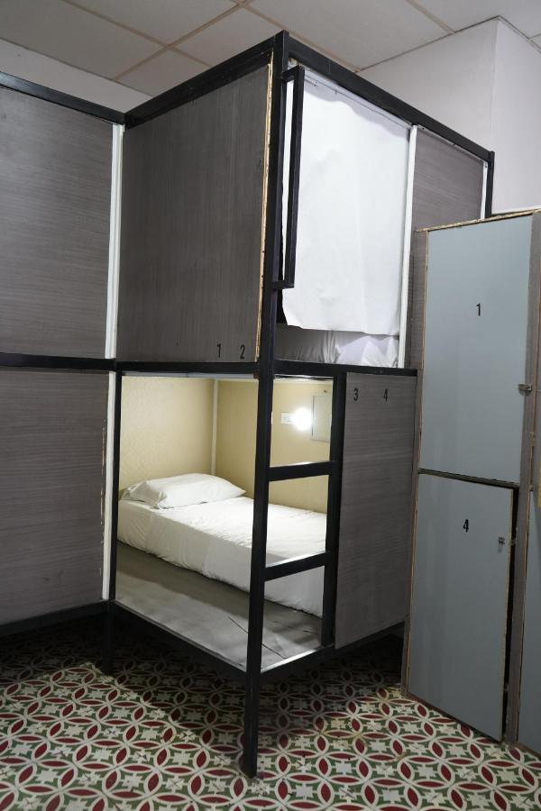 Petronio'S Hostel Кали Екстериор снимка